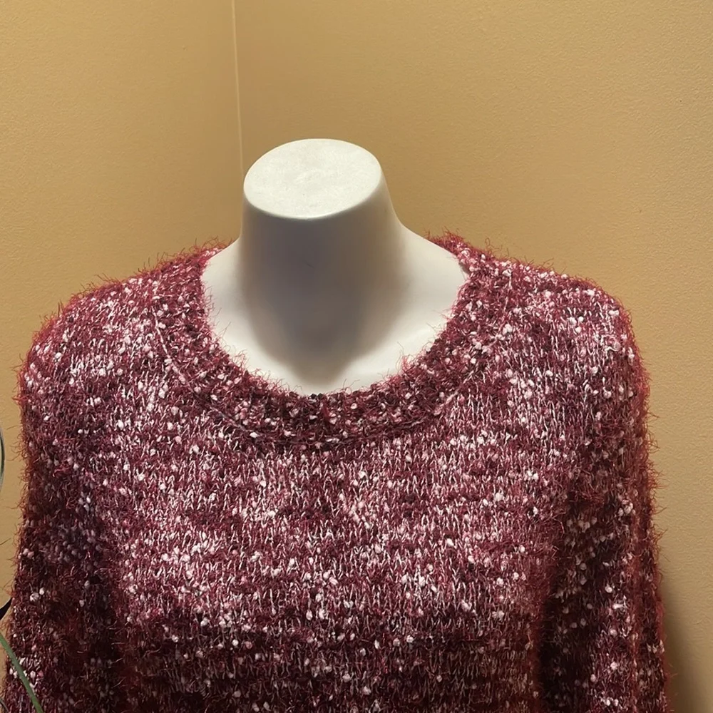 New Directions LS Large Sweater - Picture 2 of 7
